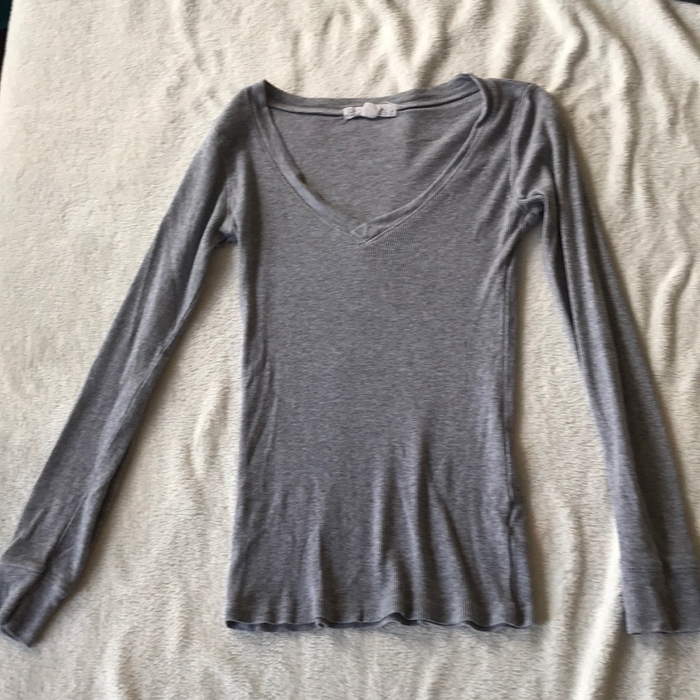 Grey v neck tee